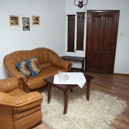 Oazis Guesthouse Loveč Exteriér fotografie
