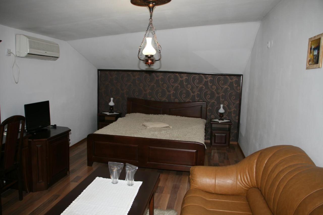 Oazis Guesthouse Loveč Exteriér fotografie
