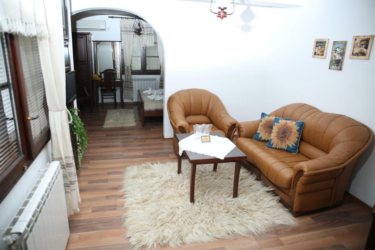 Oazis Guesthouse Loveč Exteriér fotografie