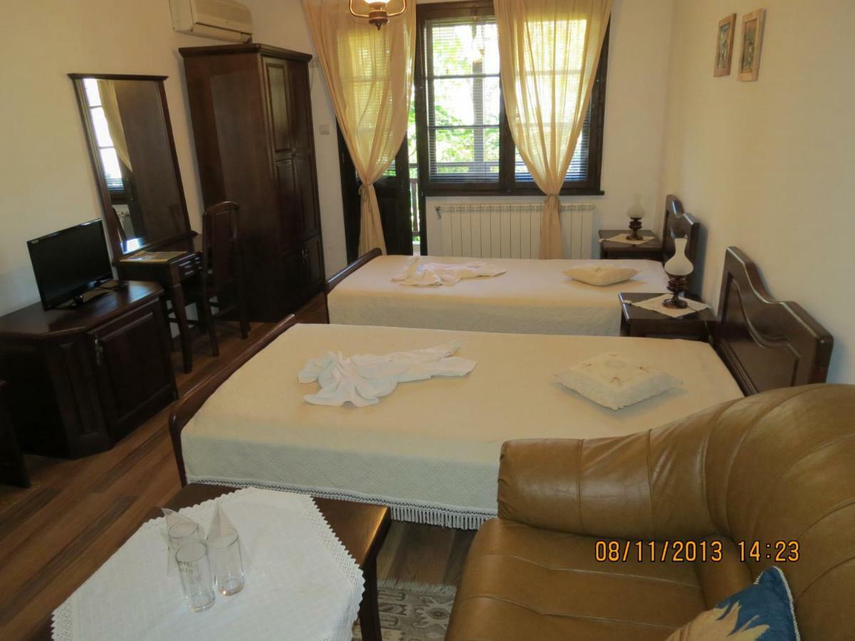 Oazis Guesthouse Loveč Exteriér fotografie