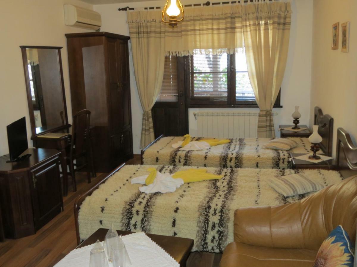 Oazis Guesthouse Loveč Exteriér fotografie