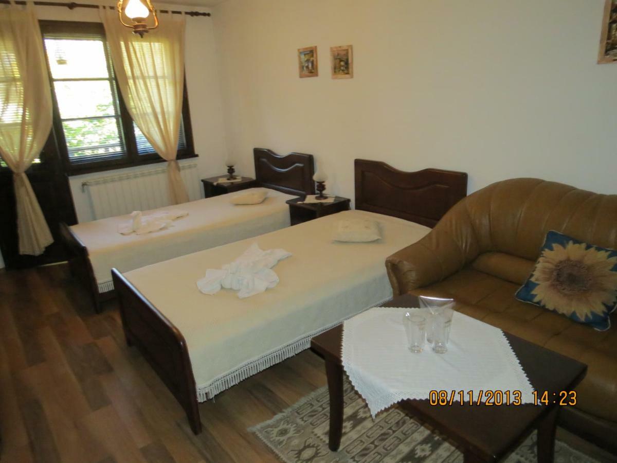 Oazis Guesthouse Loveč Exteriér fotografie